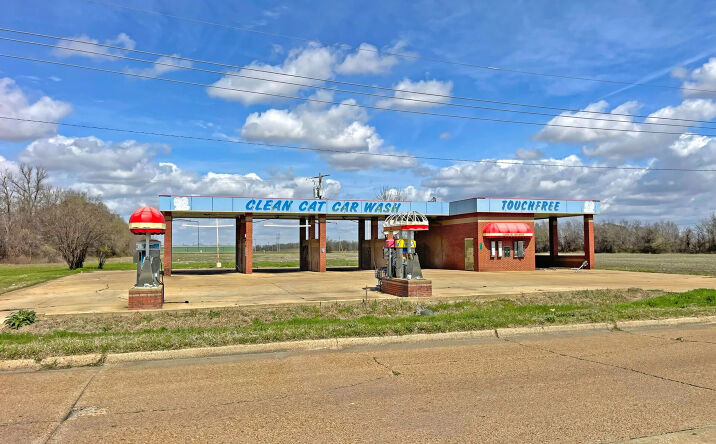 Pictures of Retail property located at 409 Industrial Pkwy, Cleveland, MS 38732 for sales - image #1
