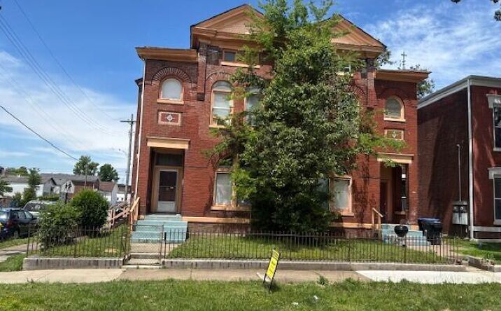 Pictures of Multifamily property located at 2245 W Jefferson Street, Louisville, KY 40212 for sales - image #1
