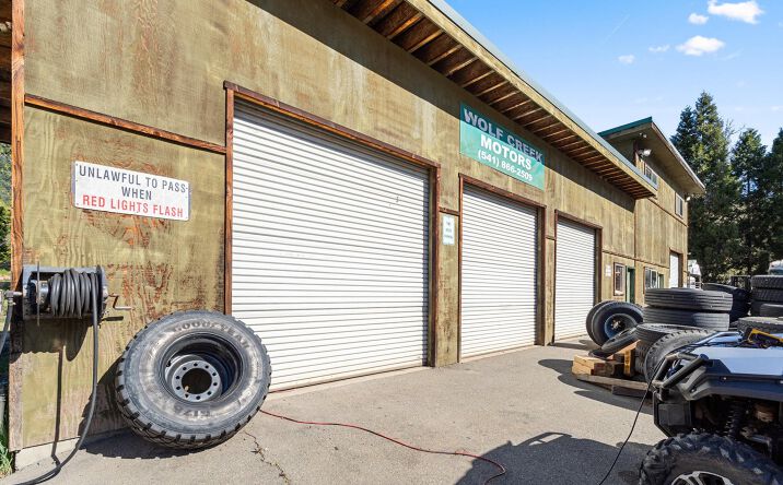 Pictures of Retail property located at 440 Old Highway 99 S, Wolf Creek, OR 97497 for sales - image #1