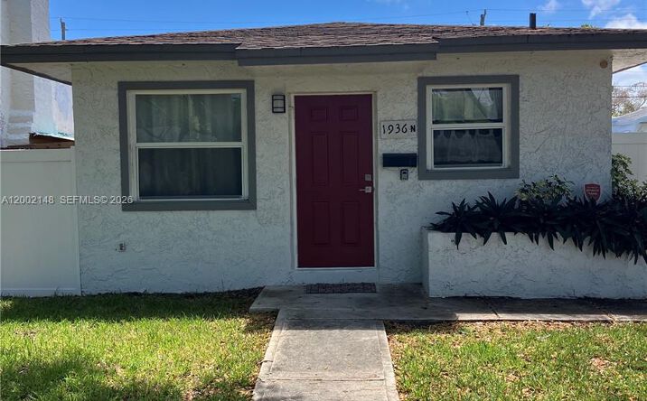 Pictures of Multifamily property located at 1936 Washington St, Hollywood, FL 33020 for sales - image #1