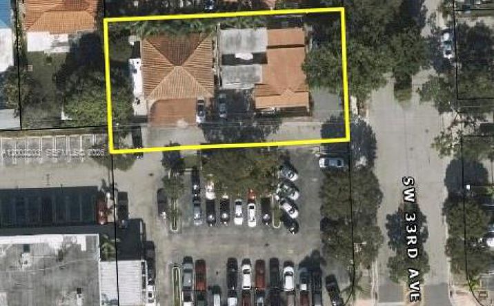 Pictures of Multifamily property located at 710 SW 33rd Ave, Miami, FL 33135 for sales - image #1