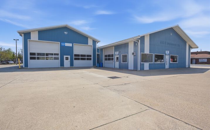 Pictures of Industrial, Mixed Use, Office, Special Purpose property located at 202 W Cumberland Rd, Altamont, IL 62411 for sales - image #1