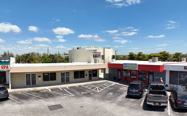 Pictures of Retail property located at 3635 Webber St, Sarasota, FL 34232 for sales - image #1