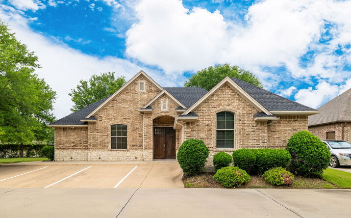 Pictures of Office property located at 757 Lonesome Dove Trail, Hurst, TX 76054 for sales - image #1