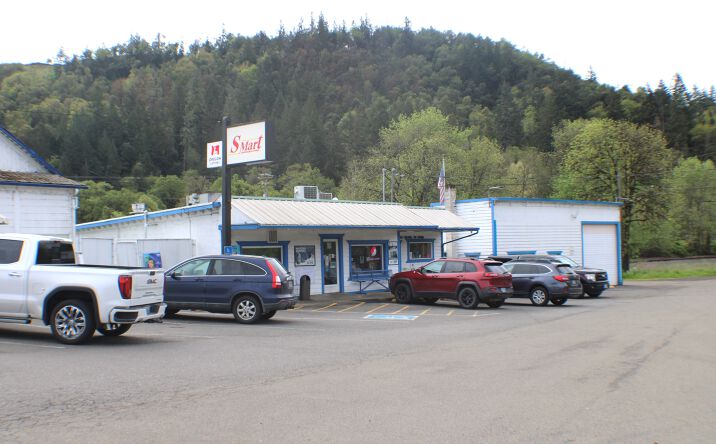 Pictures of Business for Sale, Multifamily, Retail property located at 8833 Old Hwy 99 N, Roseburg, OR 97470 for sales - image #1