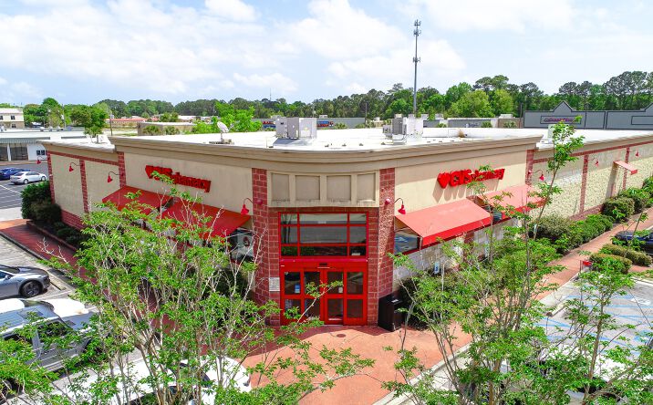 Pictures of Retail property located at 2190 Bienville Blvd, Ocean Springs, MS 39564 for sales - image #1