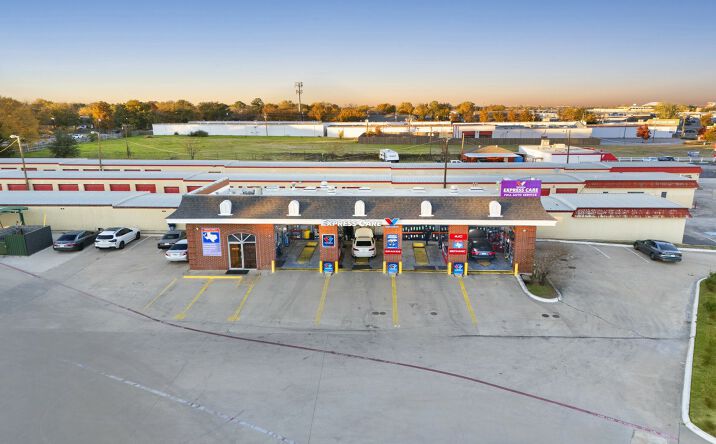 Pictures of Retail property located at 3022 S Cooper St, Arlington, TX 76015 for sales - image #1