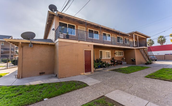 Pictures of Multifamily property located at 110 Roundtable Dr #8, San Jose, CA 95111 for sales - image #1