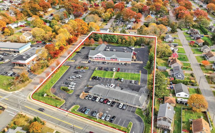 Pictures of Retail property located at 500 Main Rd, Tiverton, RI 02878 for sales - image #1