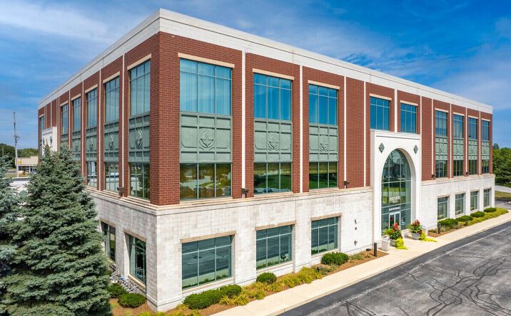 Pictures of Office property located at 5521 West Lincoln Highway, Schererville, IN 46375 for sales - image #1
