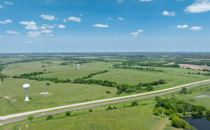 Pictures of Land property located at Appleyard & HWY 24, Wamego, KS 66547 for sales - image #1