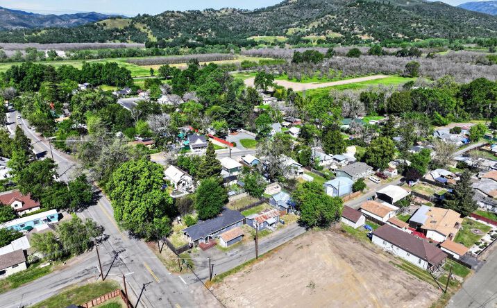 Pictures of Multifamily property located at 9645 Lee St, Upper Lake, CA 95485 for sales - image #1