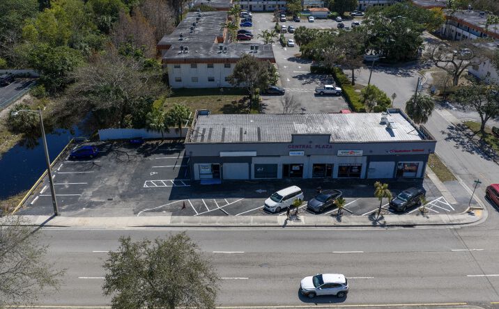 Pictures of Retail property located at 6450 W Atlantic Blvd, Margate, FL 33063 for sales - image #1