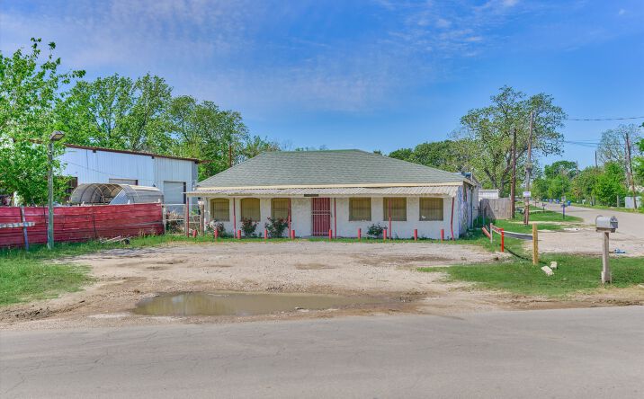 Pictures of Retail property located at 10935 Aldine Westfield Road, Houston, TX 77093 for sales - image #1