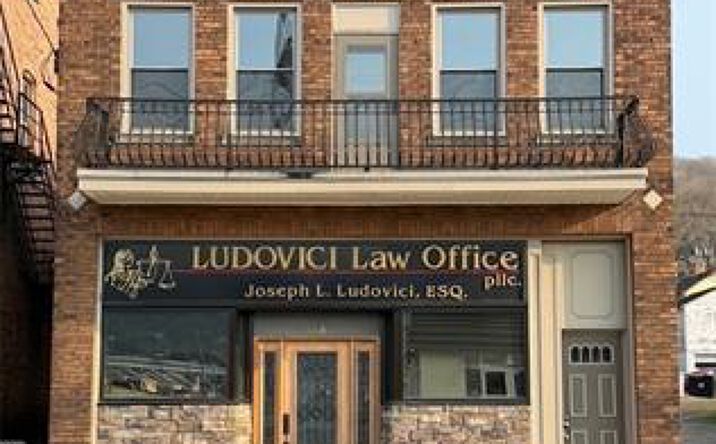Pictures of Retail, Office property located at 448 Carolina Ave, Chester, WV 26034 for sales - image #1