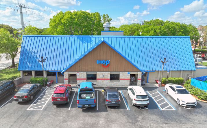 Pictures of Retail property located at 6101 N University Dr, Tamarac, FL 33321 for sales - image #1