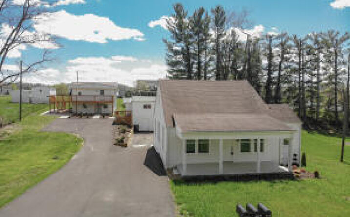 Pictures of Multifamily property located at 2412,14,16 Bradley St, Bristol, VA 24201 for sales - image #1