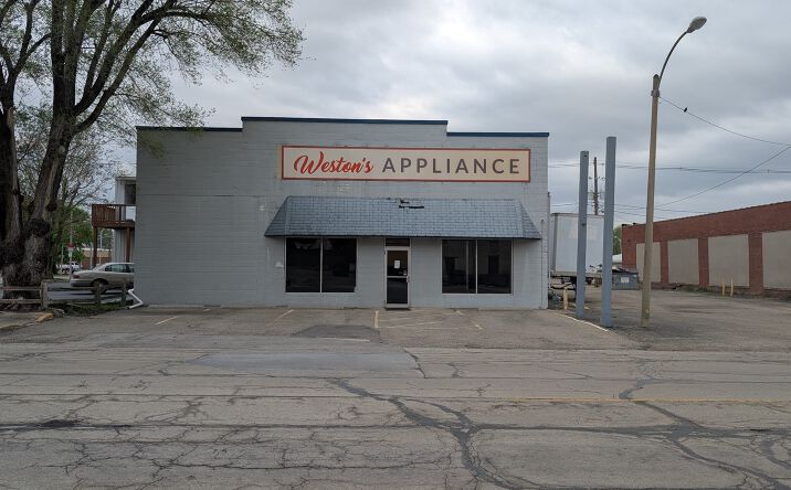 Pictures of Retail, Mixed Use property located at 627 Meridian Street, Anderson, IN 46016 for sales - image #1