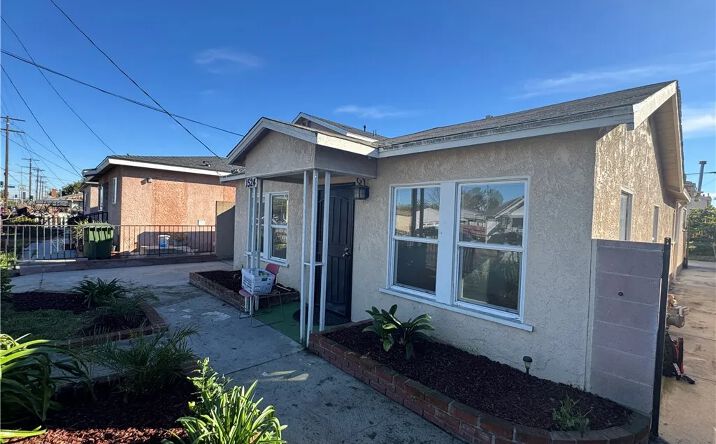 Pictures of Multifamily property located at 1524 W 223rd, Torrance, CA 90501 for sales - image #1