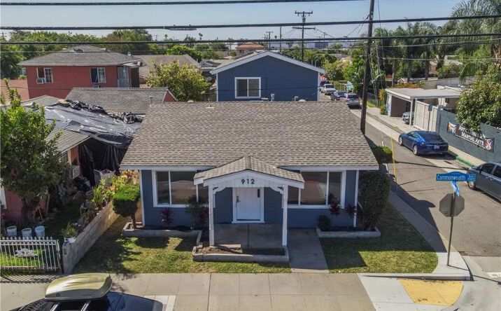 Pictures of Multifamily property located at 912 E Commonwealth, Fullerton, CA 92831 for sales - image #1