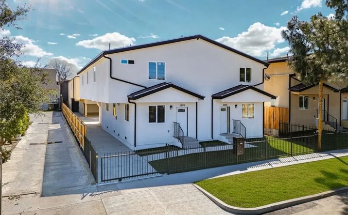 Pictures of Multifamily property located at 1642 Murchison St, Los Angeles, CA 90033 for sales - image #1