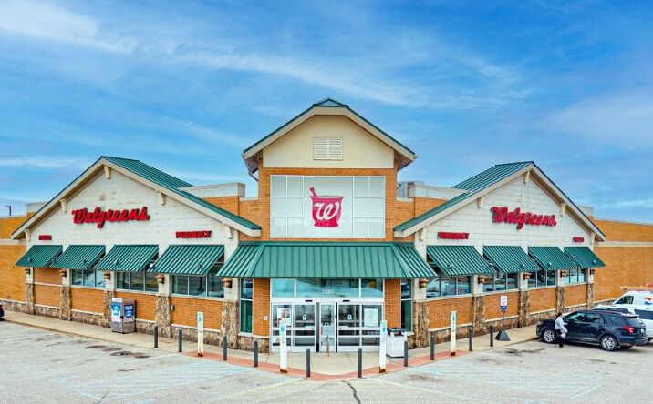 Pictures of Retail property located at 1290 W Main St, Gaylord, MI 49735 for sales - image #1