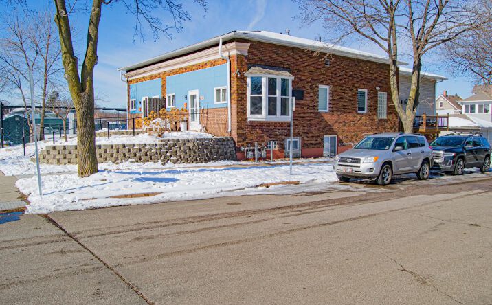 Pictures of Multifamily property located at 1041 Osceola Ave, Saint Paul, MN 55105 for sales - image #1