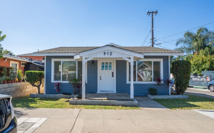 Pictures of Multifamily property located at 912 E Commonwealth Ave, Fullerton, CA 92831 for sales - image #1