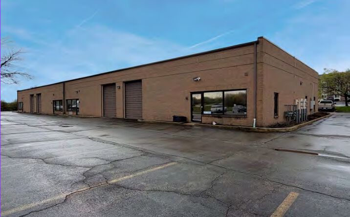 Pictures of Industrial property located at 1014 Bonaventure Dr, Elk Grove Village, IL 60007 for sales - image #1