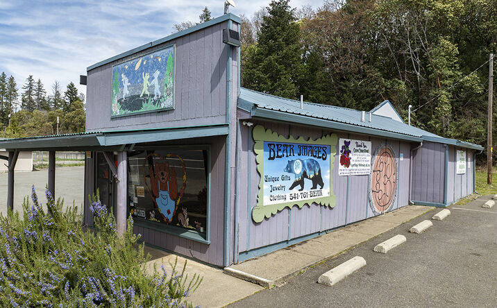 123 N. Redwood Hwy., Cave Junction