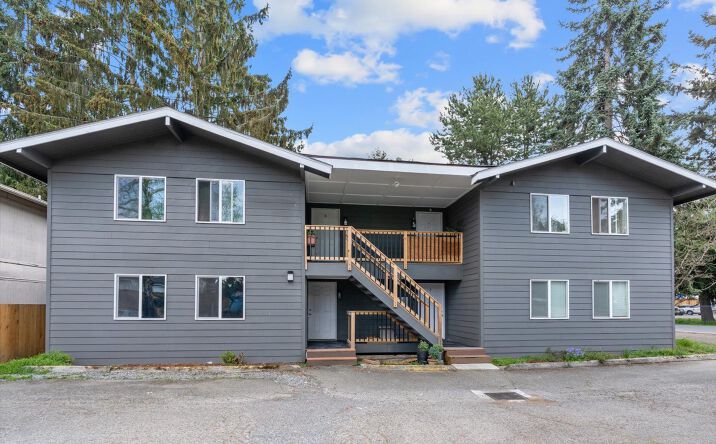 Pictures of Multifamily property located at 10441 17th Avenue Southwest, Seattle, WA 98146 for sales - image #1