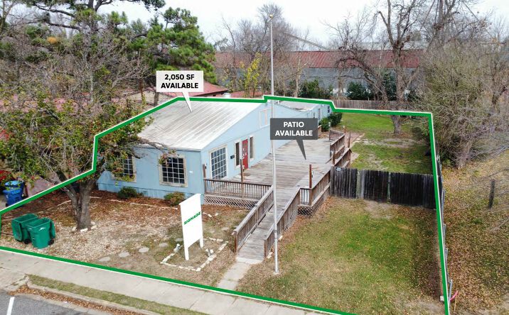 Pictures of Retail property located at 313 N Main St, Elgin, TX 78621 for sales - image #1