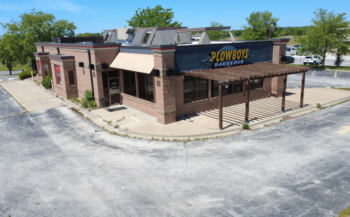 Pictures of Retail property located at 3111 SW State Rte 7, Blue Springs, MO 64015 for sales - image #1