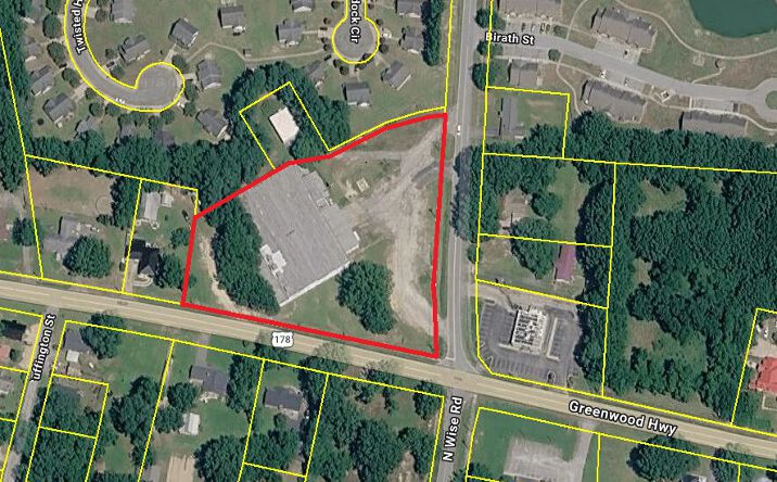 Pictures of Land, Mixed Use, Multifamily, Office, Retail property located at 300 Greenwood Hwy, Saluda, SC 29138 for sales - image #1