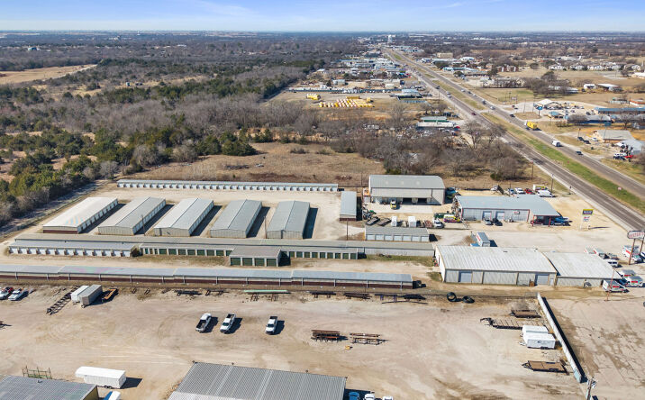 Pictures of Self Storage property located at 3222 US-82, Gainesville, TX 76240 for sales - image #1