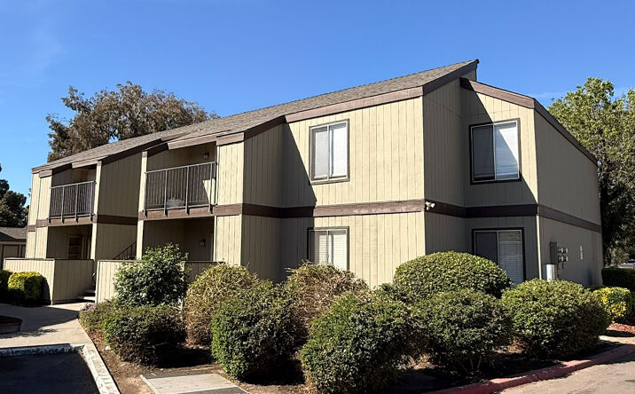 Pictures of Multifamily property located at 302 W Pleasant St, Coalinga, CA 93210 for sales - image #1