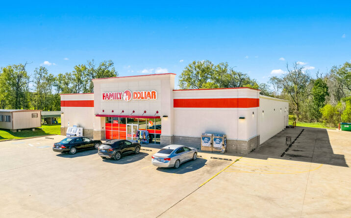 Pictures of Retail property located at 703 S Fourth St, Crockett, TX 75835 for sales - image #1