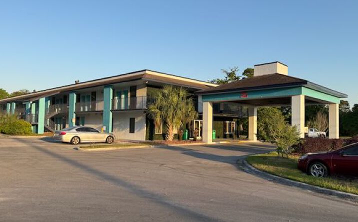 Pictures of Hospitality property located at 101 FL-85, Niceville, FL 32578 for sales - image #1