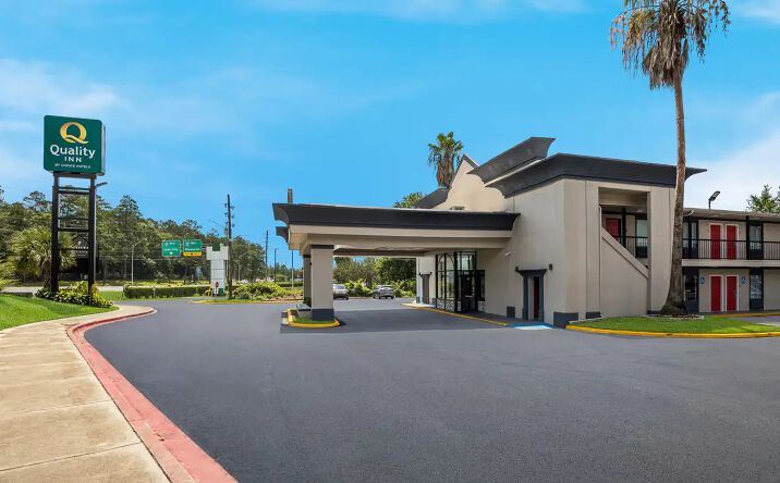 Pictures of Hospitality property located at 3090 N Monroe St, Tallahassee, FL 32303 for sales - image #1