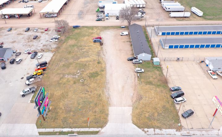 Pictures of Multifamily property located at 913 W J St, Hastings, NE 68901 for sales - image #1