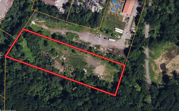 Pictures of Land property located at 2709 NY-17M, New Hampton, NY 10958 for sales - image #1