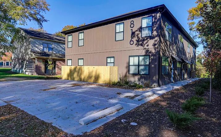 Pictures of Multifamily property located at 816 Shull St, West Columbia, SC 29169 for sales - image #1