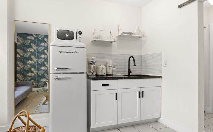 Pictures of Hospitality property located at 7320 Byron Ave, Miami Beach, FL 33141 for sales - image #1