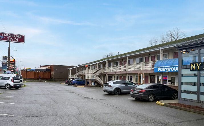 Pictures of Hospitality property located at 18950 US-2, Monroe, WA 98272 for sales - image #1