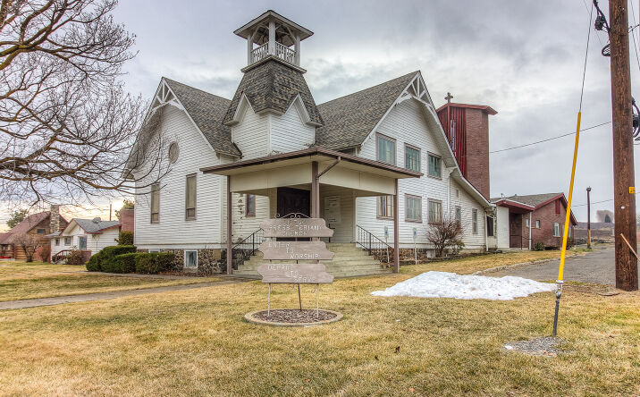 Pictures of Mixed Use property located at 720 Franklin Rd, Tieton, WA 98947 for sales - image #1
