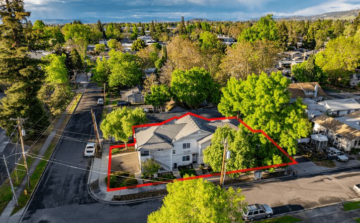 Pictures of Multifamily property located at 139 Almond St, Medford, OR 97504 for sales - image #1