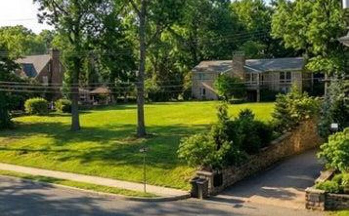Pictures of Land property located at 119 Coverly Avenue, New York, NY 10301 for sales - image #1