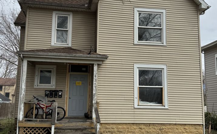 Pictures of Multifamily property located at 706 Locust Street, Sterling, IL 61081 for sales - image #1