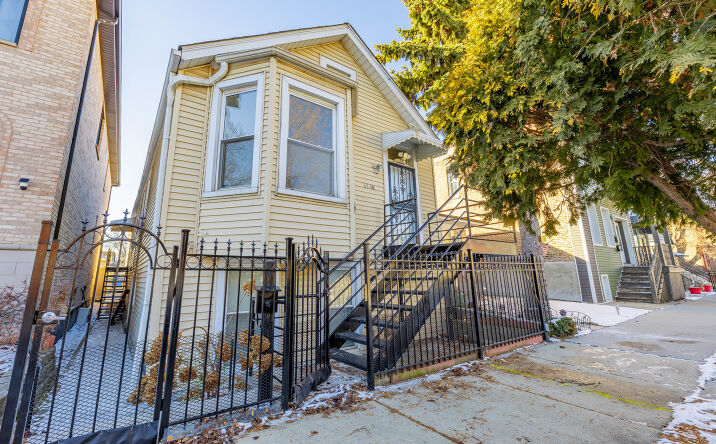 Pictures of Multifamily property located at 3748 S Parnell Avenue, Chicago, IL 60609 for sales - image #1