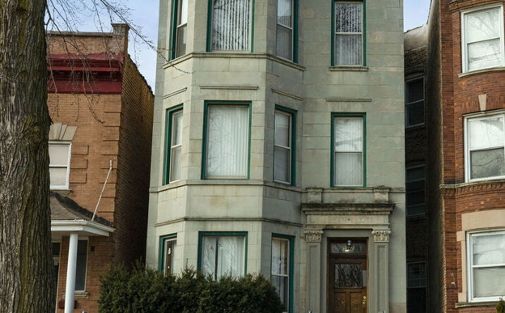 Pictures of Multifamily property located at 5942 S Calumet Avenue, Chicago, IL 60637 for sales - image #1